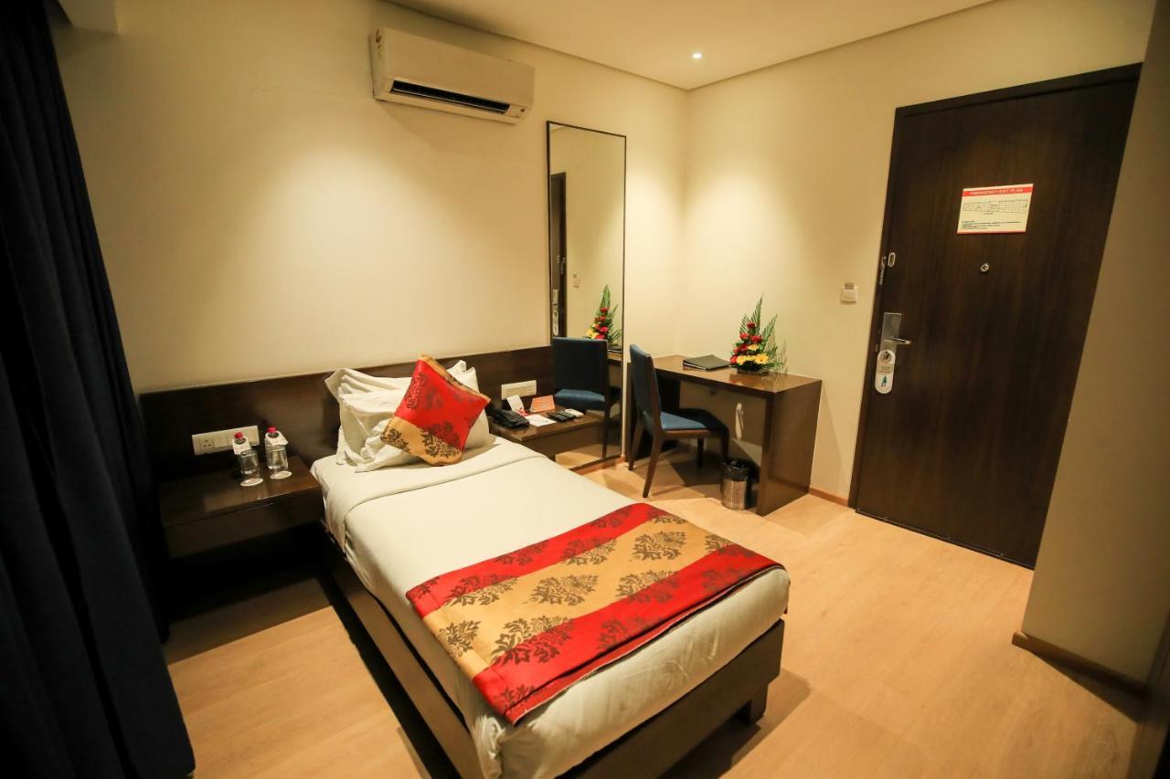 Hotel German Palace Near To Airport Gandhinagar Kültér fotó