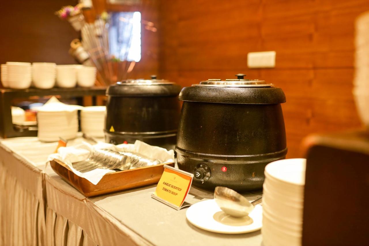 Hotel German Palace Near To Airport Gandhinagar Kültér fotó